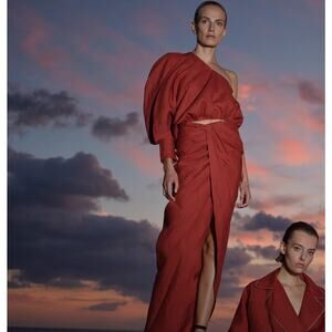 Piece of White‎ Amy Linen Skirt in Cranberry, Quiet Luxury $456 MSRP, XS